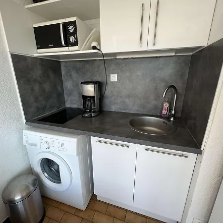 Appartement T2 Avec Ascenseur, Lave-linge, Parking Et Terrasse Proche - Fr-1-702-20 Agde