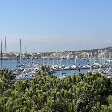 T2 Avec Ascenseur, Lave-linge, Parking Et Terrasse Proche - Fr-1-702-20 Appartement Agde