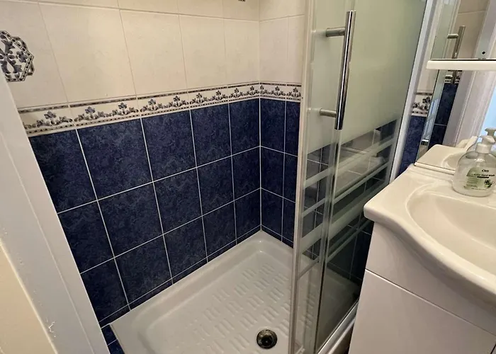 T2 Avec Ascenseur, Lave-linge, Parking Et Terrasse Proche - Fr-1-702-20 Appartement