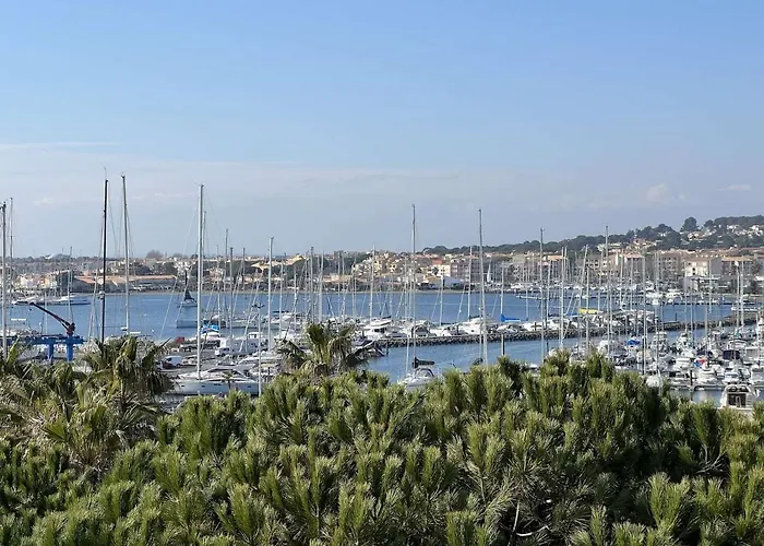 T2 Avec Ascenseur, Lave-linge, Parking Et Terrasse Proche - Fr-1-702-20 Appartement Agde